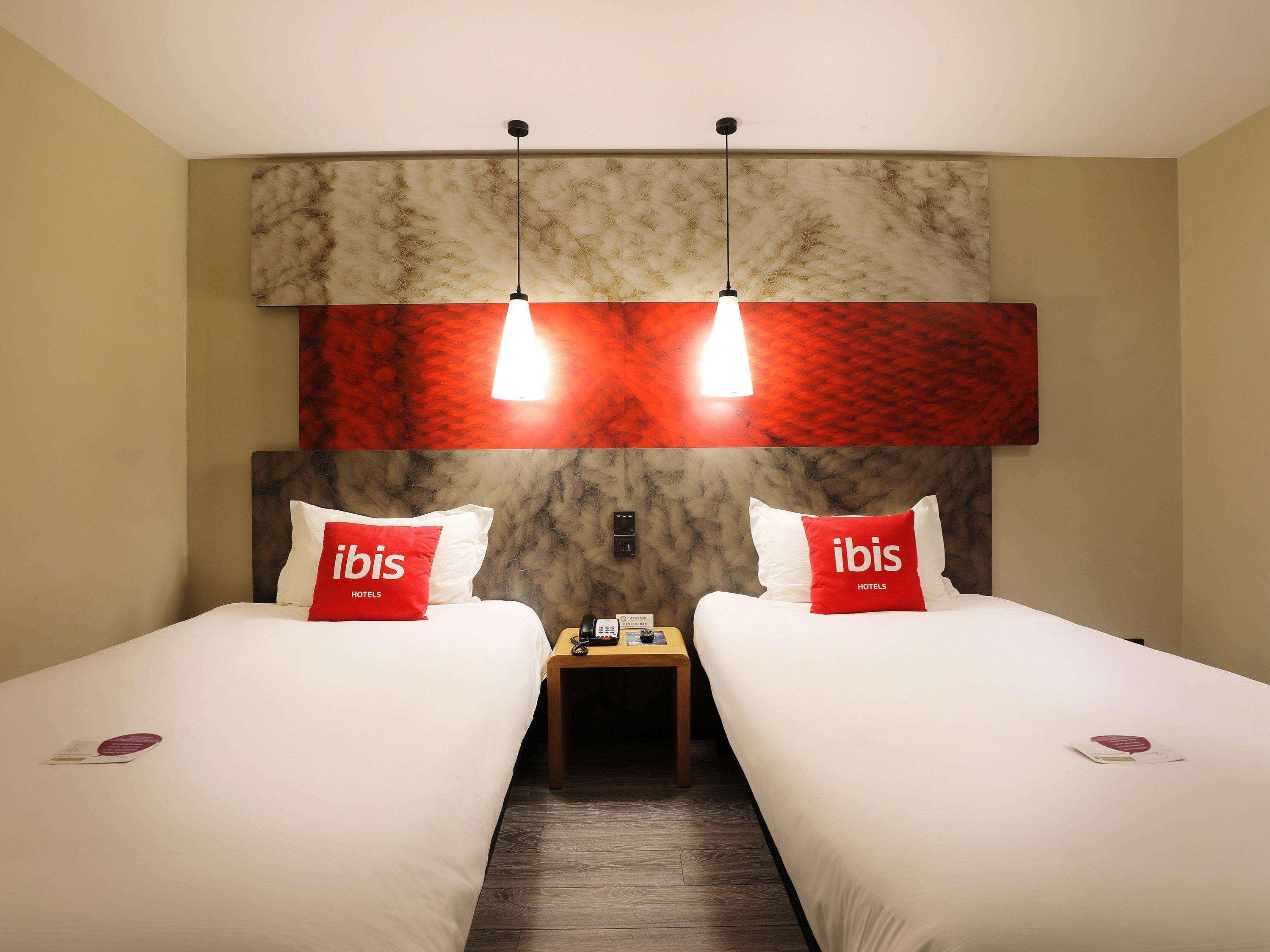 Ibis Dujiangyan Hotel Чънду Екстериор снимка