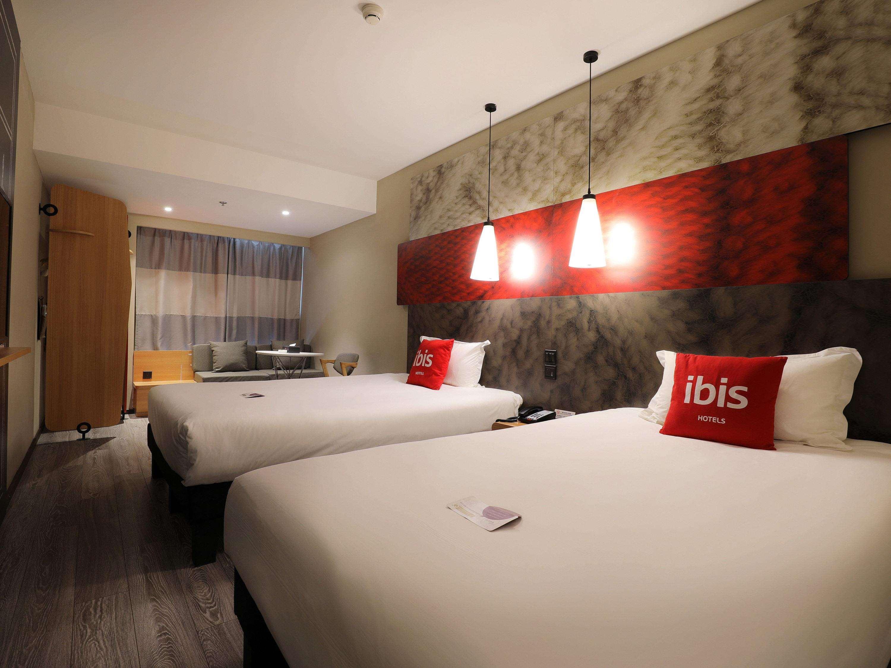 Ibis Dujiangyan Hotel Чънду Екстериор снимка