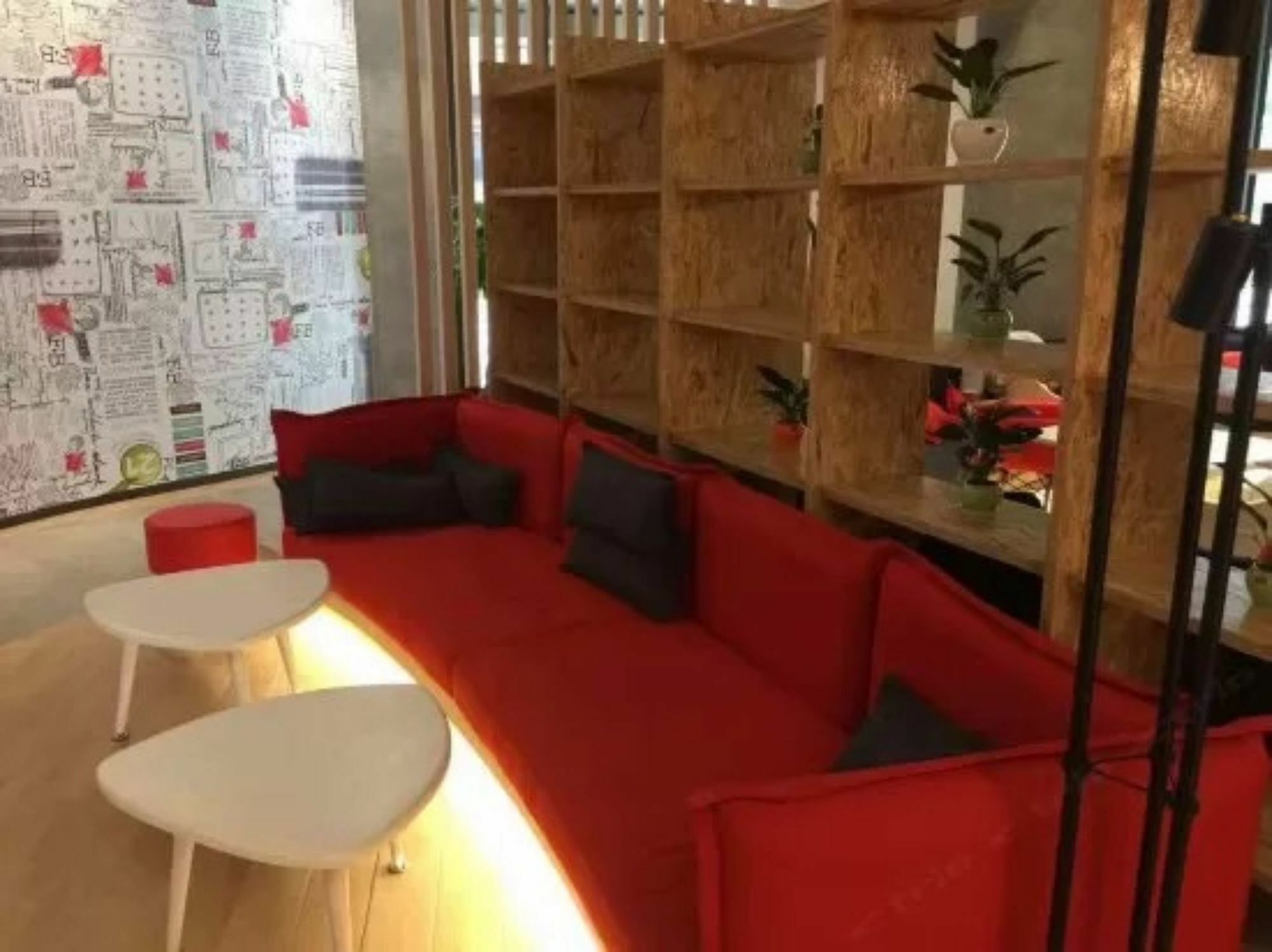 Ibis Dujiangyan Hotel Чънду Екстериор снимка