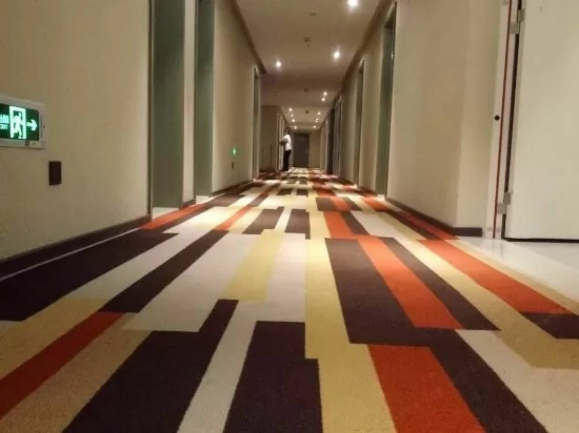 Ibis Dujiangyan Hotel Чънду Екстериор снимка