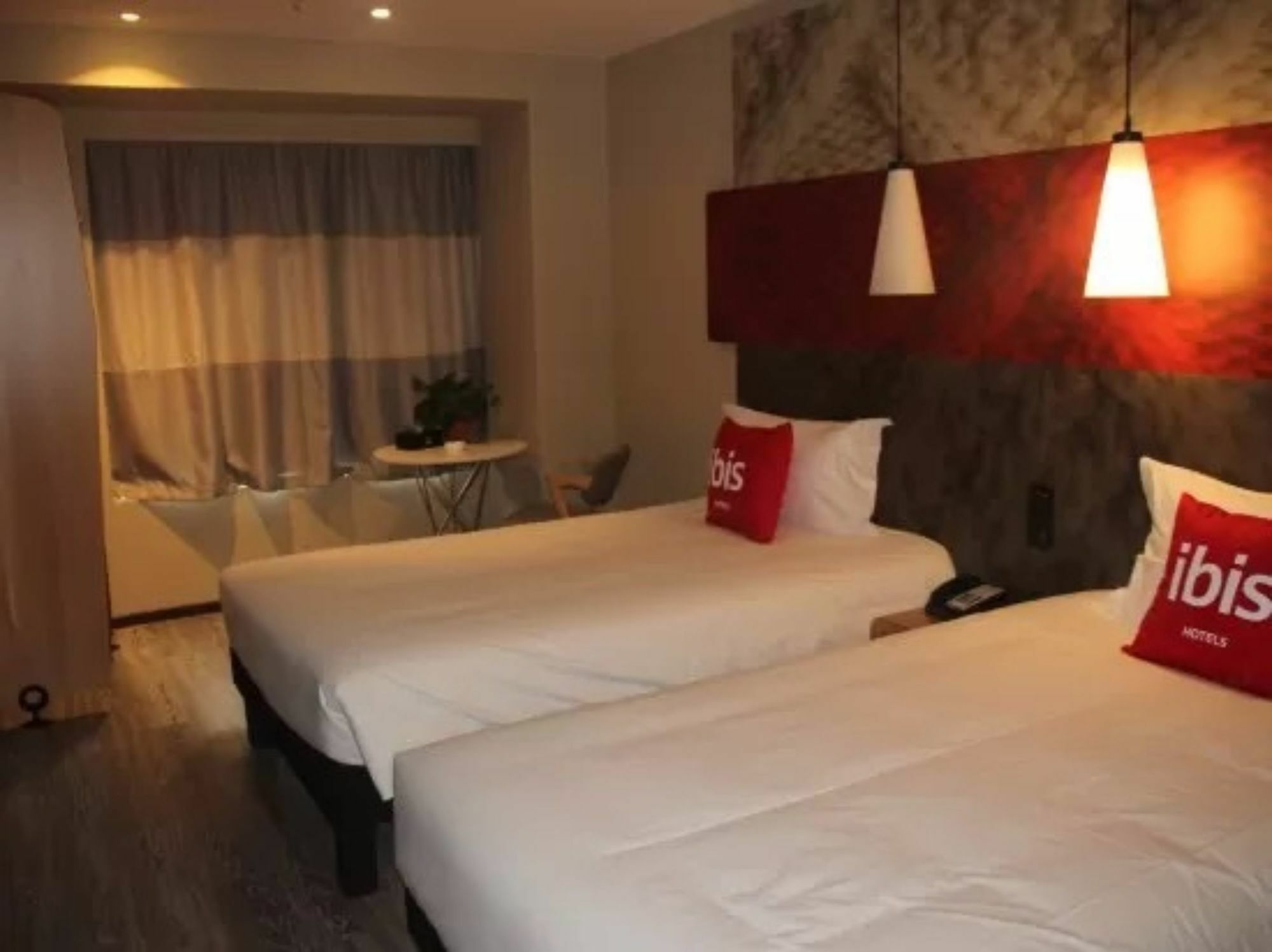 Ibis Dujiangyan Hotel Чънду Екстериор снимка