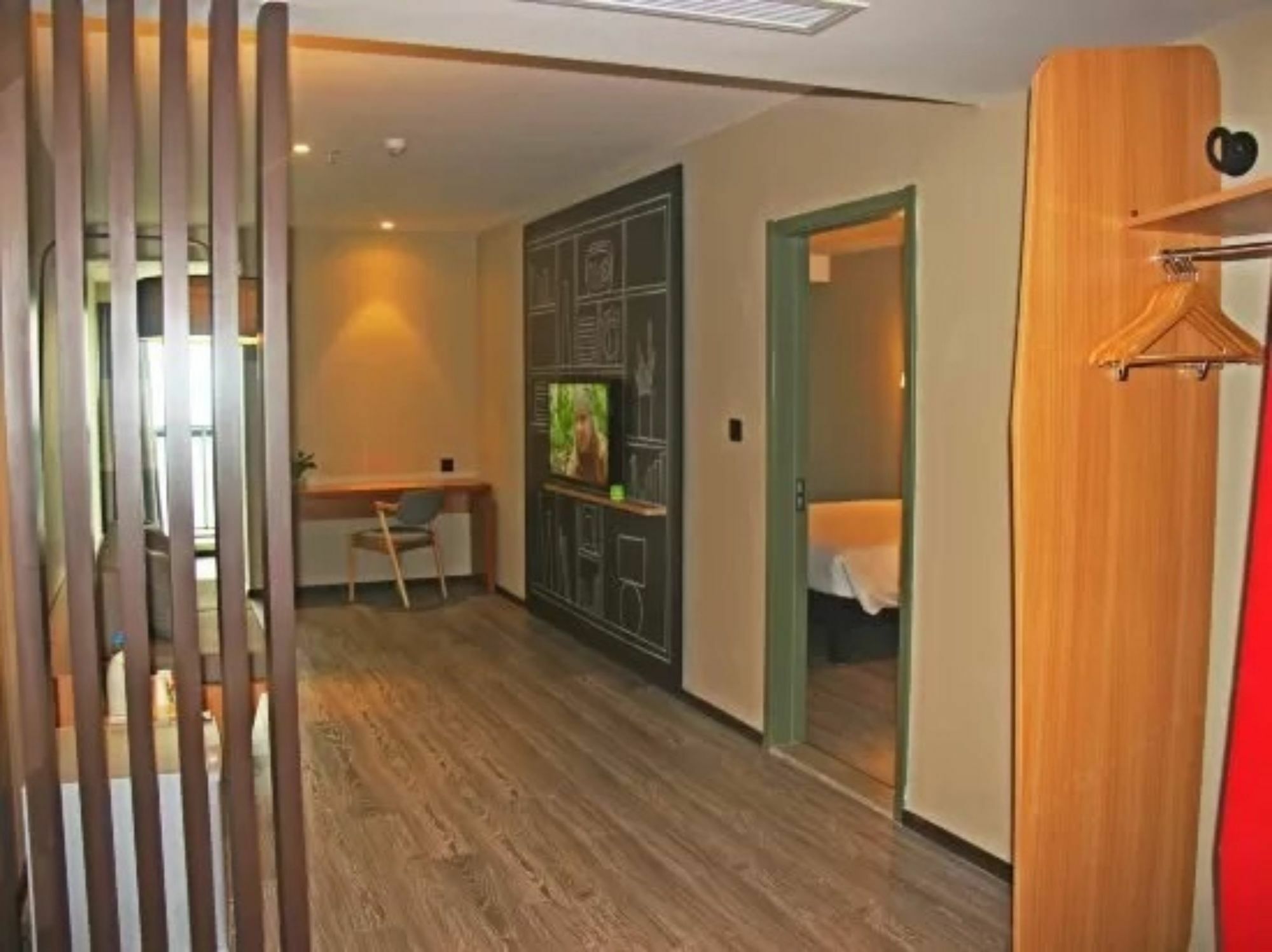 Ibis Dujiangyan Hotel Чънду Екстериор снимка
