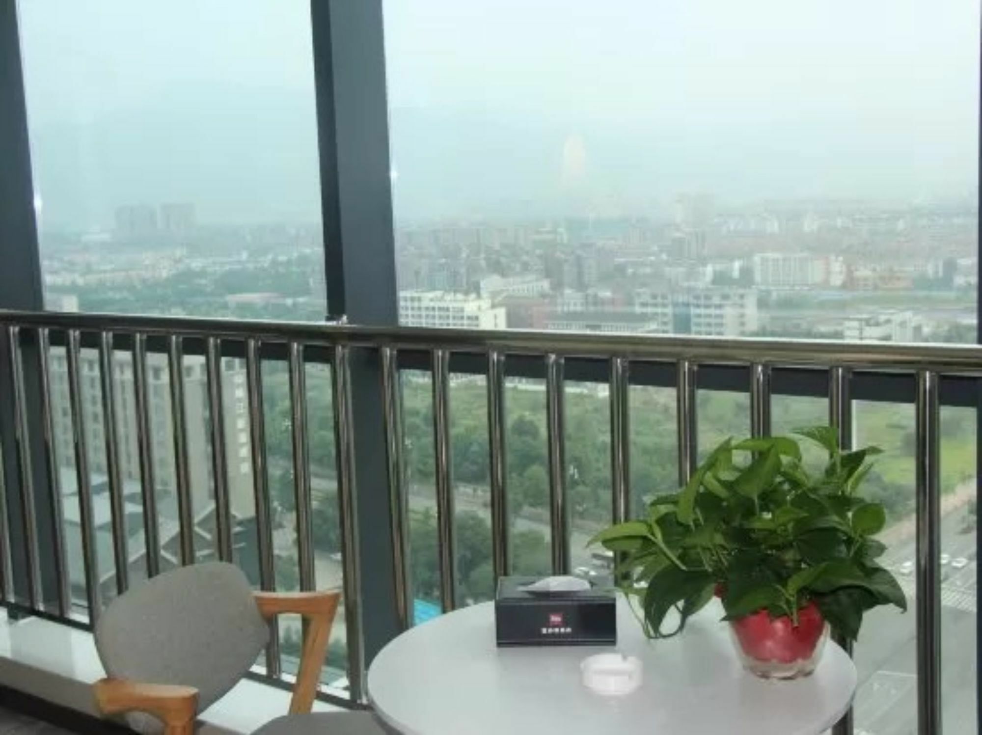 Ibis Dujiangyan Hotel Чънду Екстериор снимка